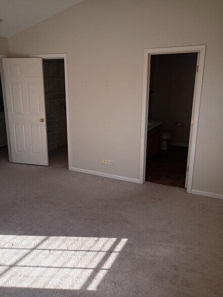 Building Photo - 188 Concord Dr S