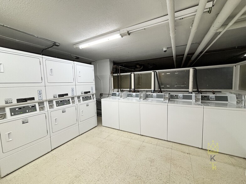 Building Photo - 19 Winchester St