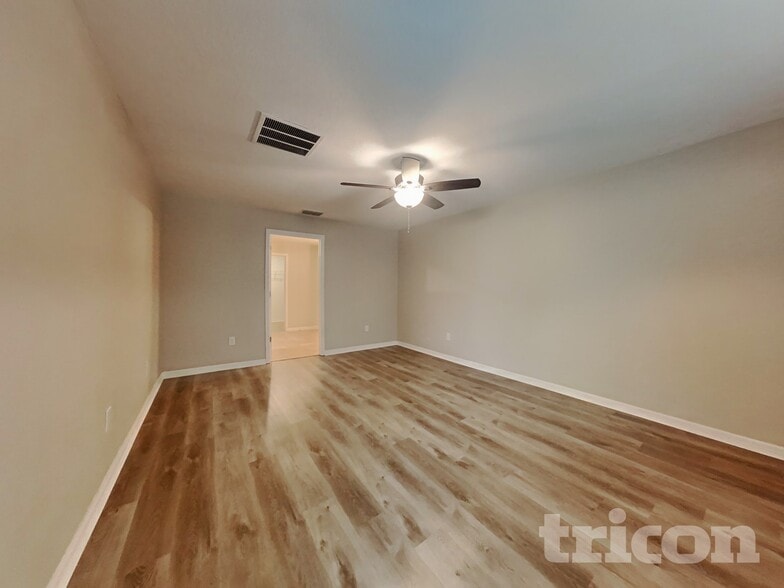 Building Photo - 10401 Carloway Hills Dr