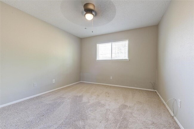 Building Photo - 2311 Pepperweed Dr