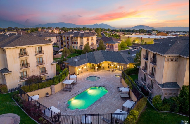 Building Photo - Italian Villages | 3-Bedroom Naples