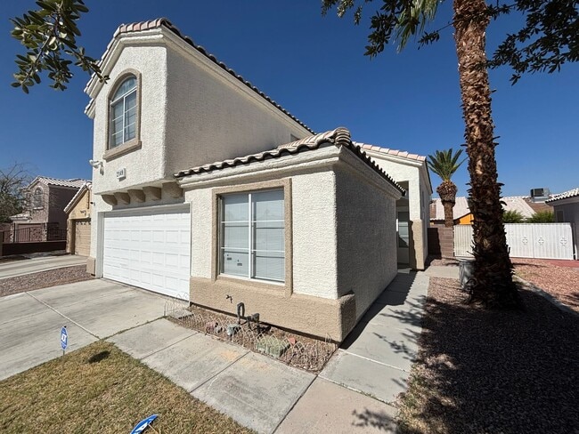 Primary Photo - Gorgeous 5Bed/2Bath Home located in Sunris...