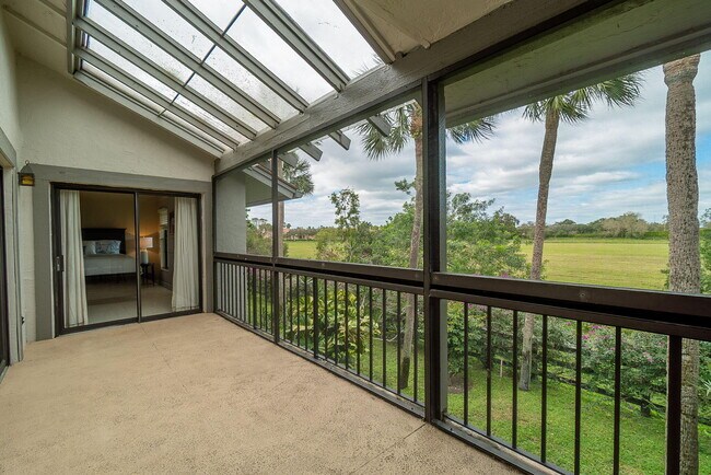 Building Photo - 11355 Pond View Dr