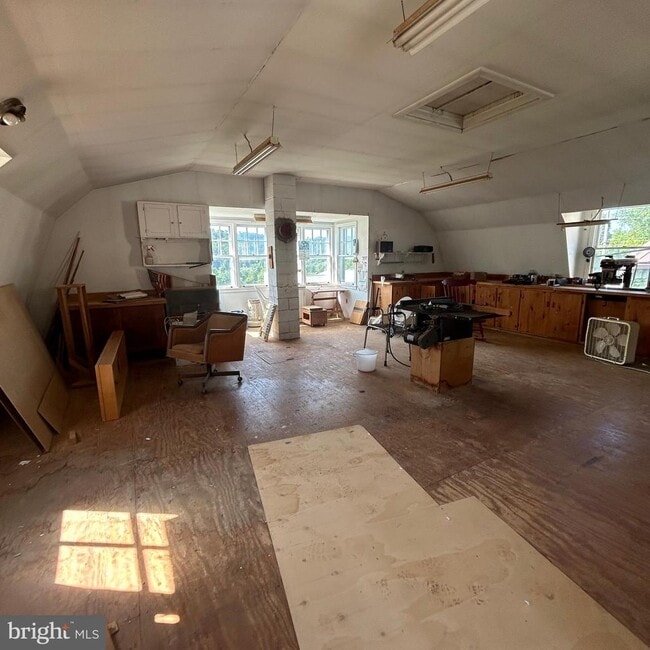 Building Photo - 379 Dehaven St