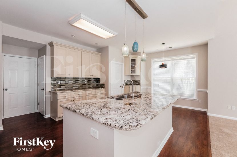 Building Photo - 5786 Crimson Oak Ct