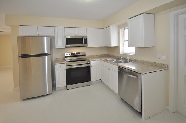 Building Photo - 1531 43rd St