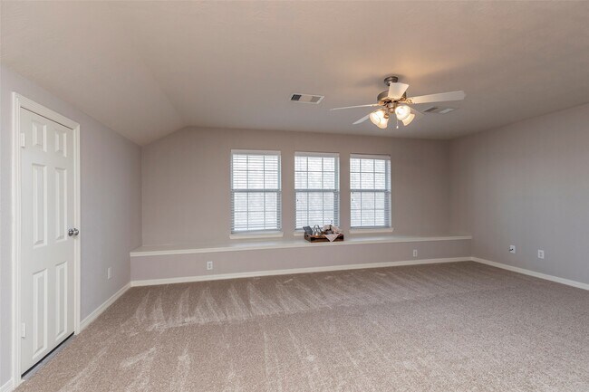 Building Photo - 10126 Holly Chase Dr