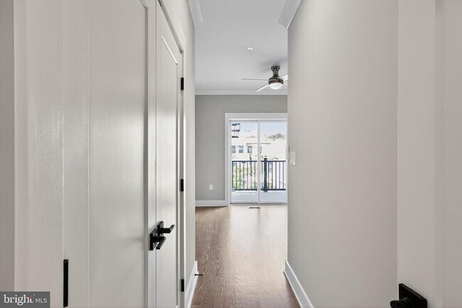 Building Photo - 1329 Irving St NW