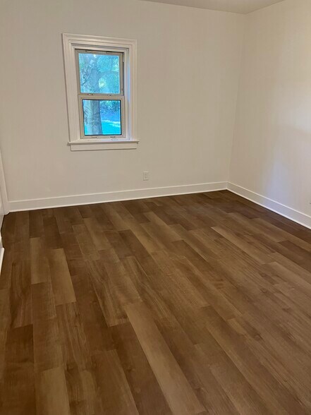 Building Photo - 24906 Lambs Meadow Rd