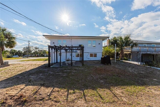 Building Photo - 2061 S Peninsula Dr