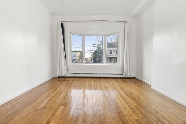 Building Photo - 40 Van Reypen St