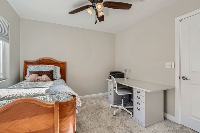 Building Photo - Beautiful 3 bedroom Home Located in the Vi...