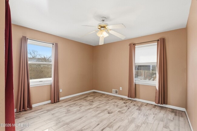 Building Photo - 40 Seabreeze Way