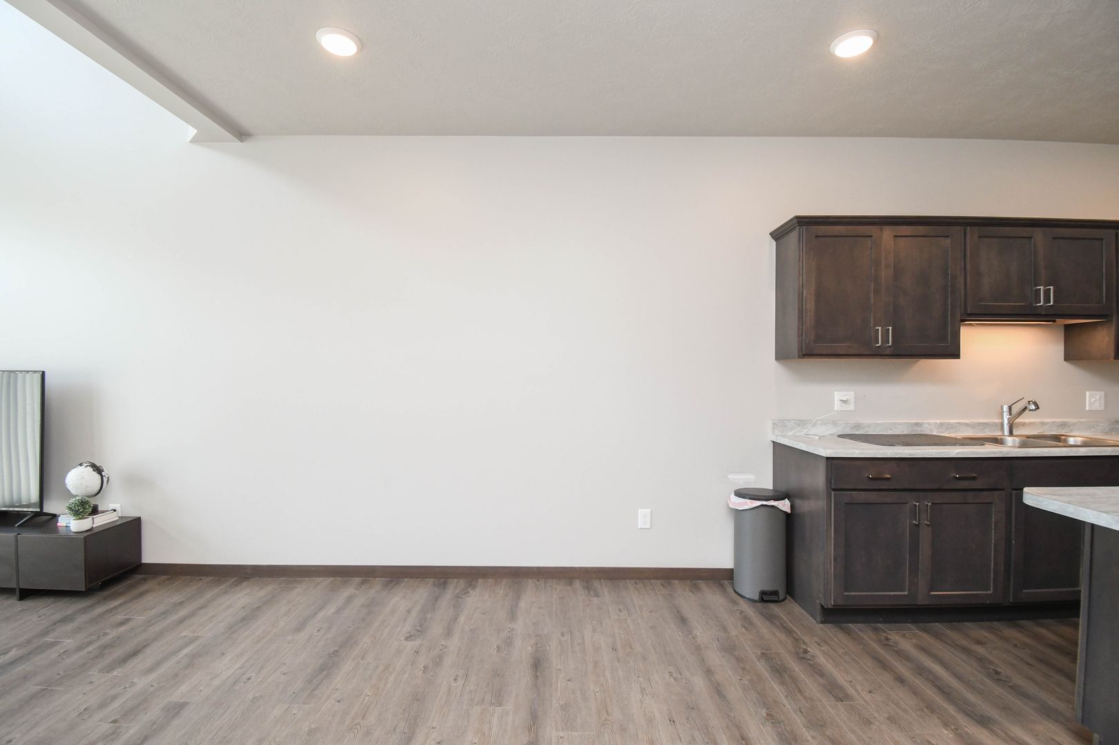 Building Photo - 6120 S Alki Pl