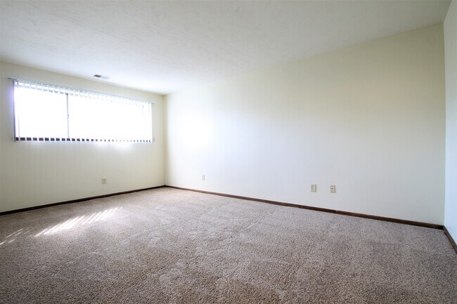 Building Photo - ALANSCO 1016 N 47 Ave