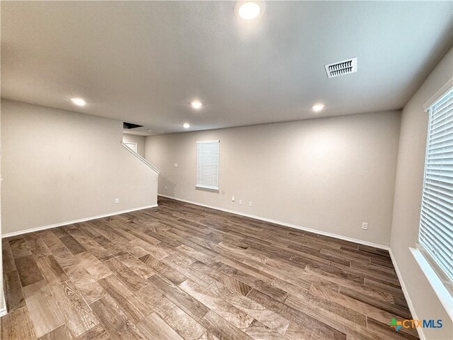 Building Photo - 2432 Ayers Dr