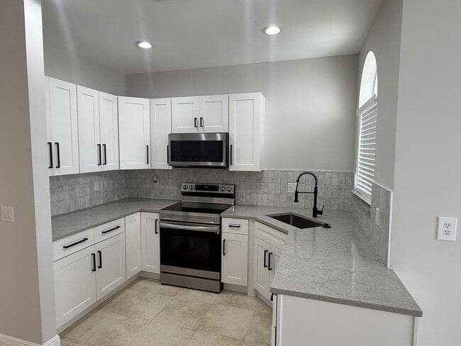Building Photo - 7218 Panache Way