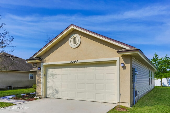 Building Photo - 2308 Bonnie Lakes Dr