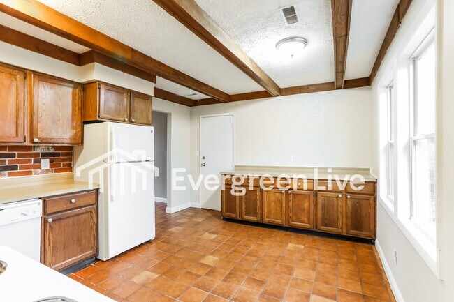 Building Photo - 5336 Mapleridge Dr