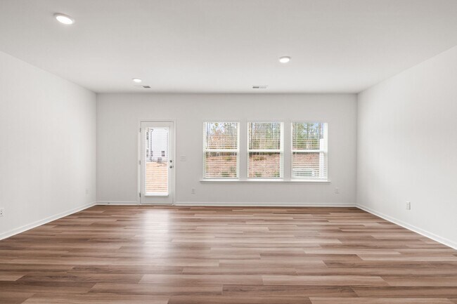 Building Photo - 3 Bed 2.5 Bath Townhome at Cambrey Crossing.