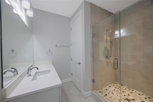 Building Photo - 1330 W Gray St