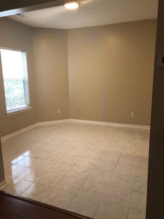 Building Photo - 820 E Willow Point Pl