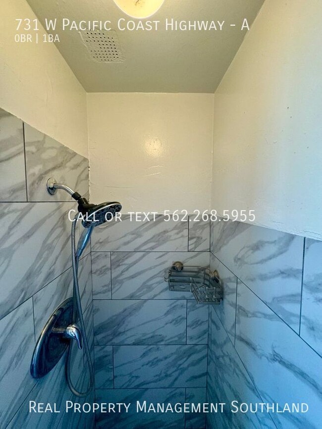 Building Photo - Beautifully Renovated Studio Apartment for...