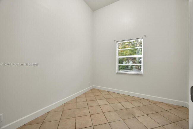 Building Photo - 11149 SW 78th Ave