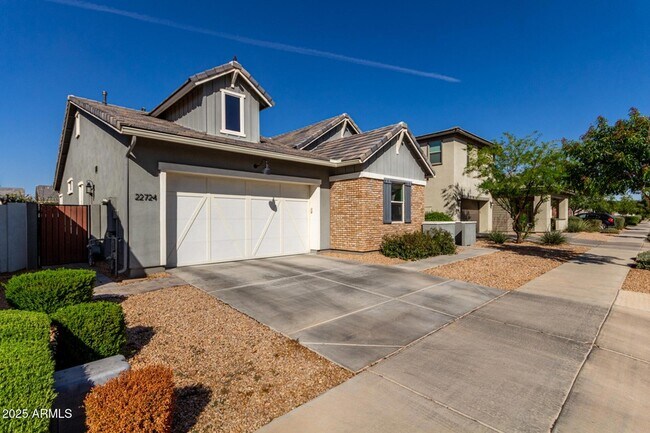 Building Photo - 22724 E Poco Calle