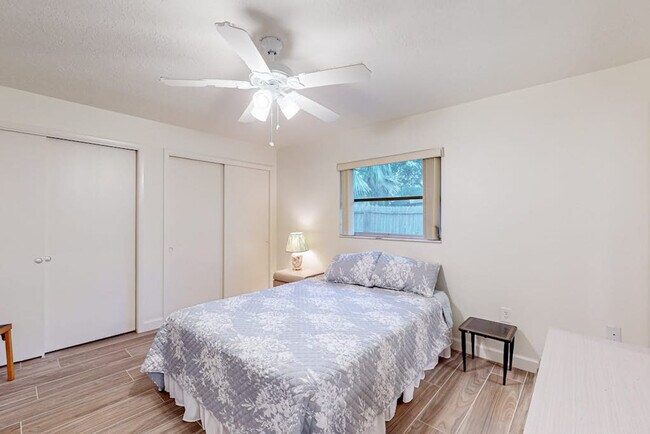 Building Photo - 5887 Whistlewood Cir