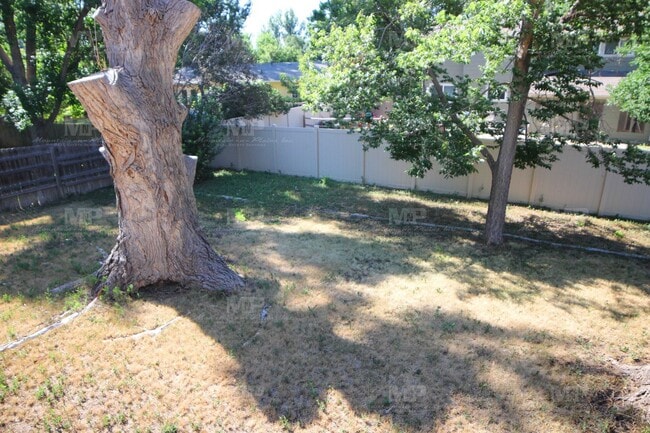 Building Photo - 447 W Swallow Rd