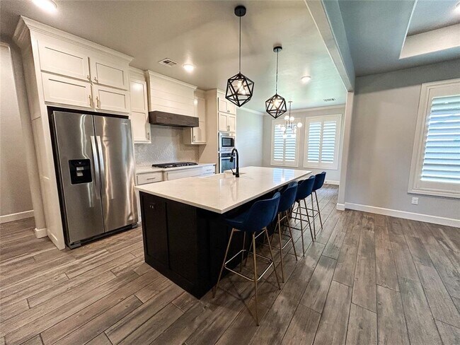 Building Photo - 8201 Crew Ln