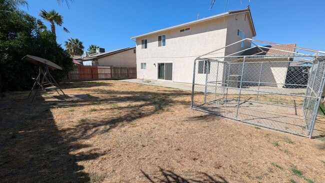 Building Photo - Immaculate 4 Bedroom 2.5 Bath Home