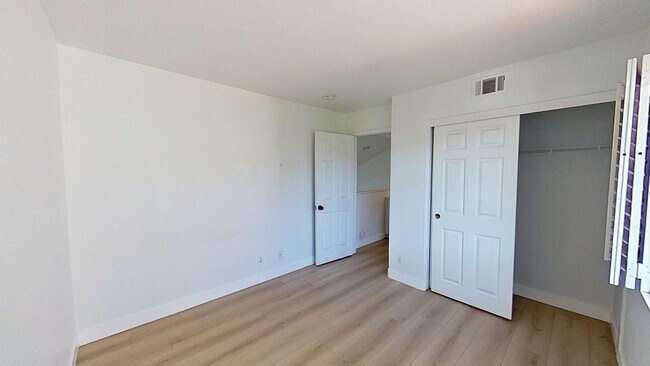 Building Photo - 5752 Centerstone Ct