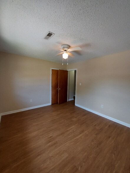 Building Photo - 220 Wyndham Cir