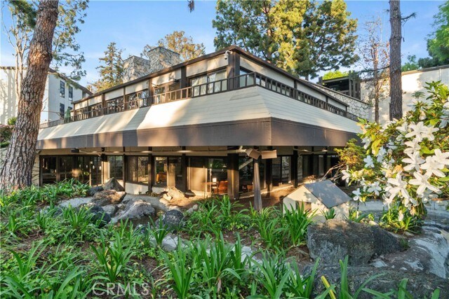 Building Photo - 8650 Gulana Ave