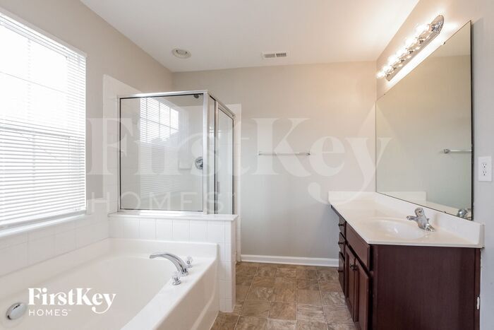 Building Photo - 2022 Bridleside Dr