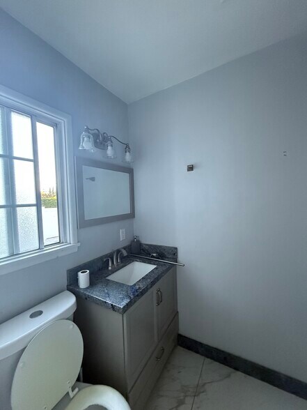 Building Photo - 15468 San Jose St