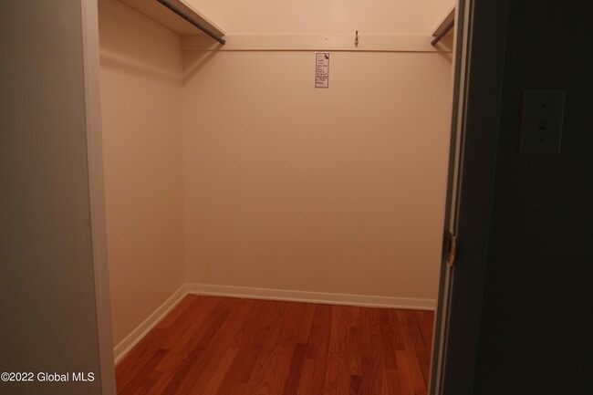 Building Photo - 73 Birchwood Ln