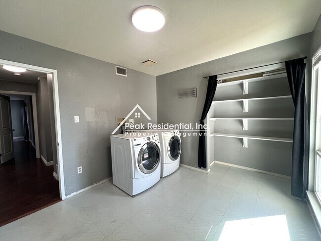 Building Photo - Wonderful 3bd/2ba Orangevale Home!