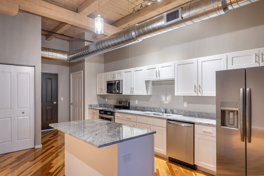 Building Photo - Churchill Lofts