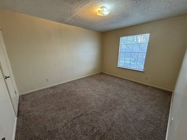 Building Photo - 4504 Chase Cir