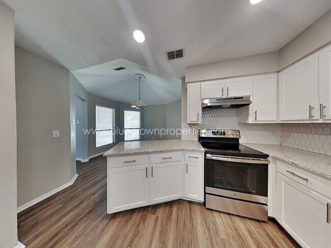 Building Photo - 615 Stoneybrook Dr
