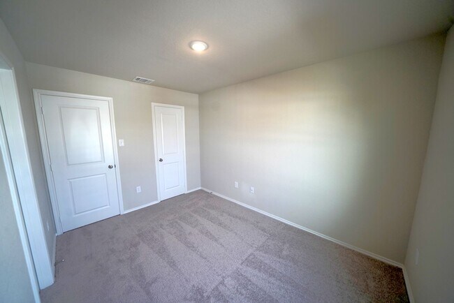 Building Photo - Brand New Duplex Rental Now Available in Converse, TX! Realtor Commission: $600