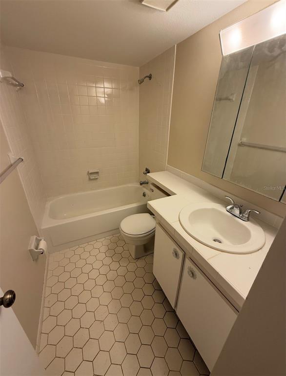 Building Photo - 513 E Marion Ave