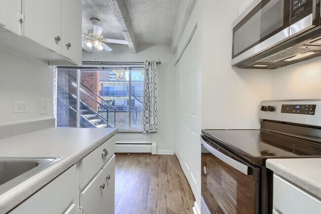 Building Photo - 257 Pearl St