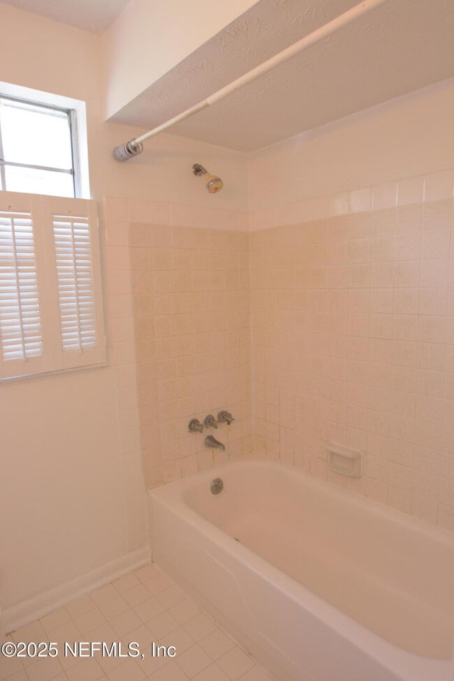 Building Photo - 4358 Timuquana Rd