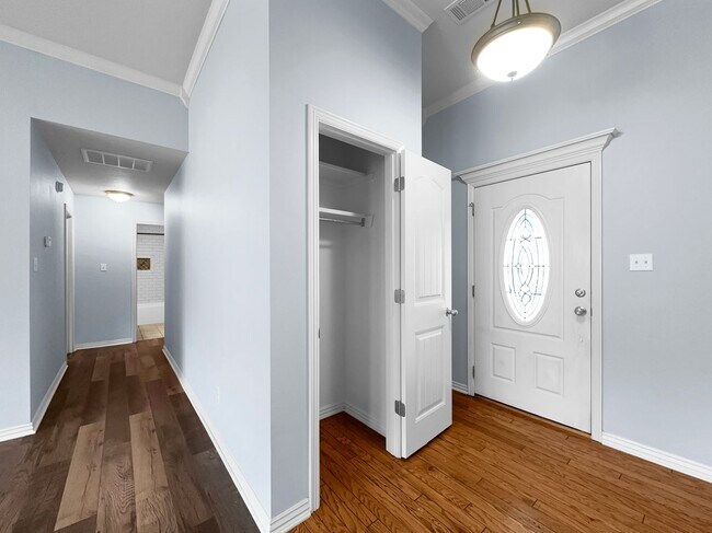 Building Photo - 2060 Kalei Ln