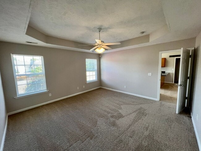 Building Photo - 3 Bed 2 Bath with Bonus in North Blackman Area