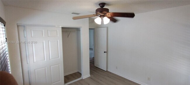 Building Photo - 659 Verona Pl